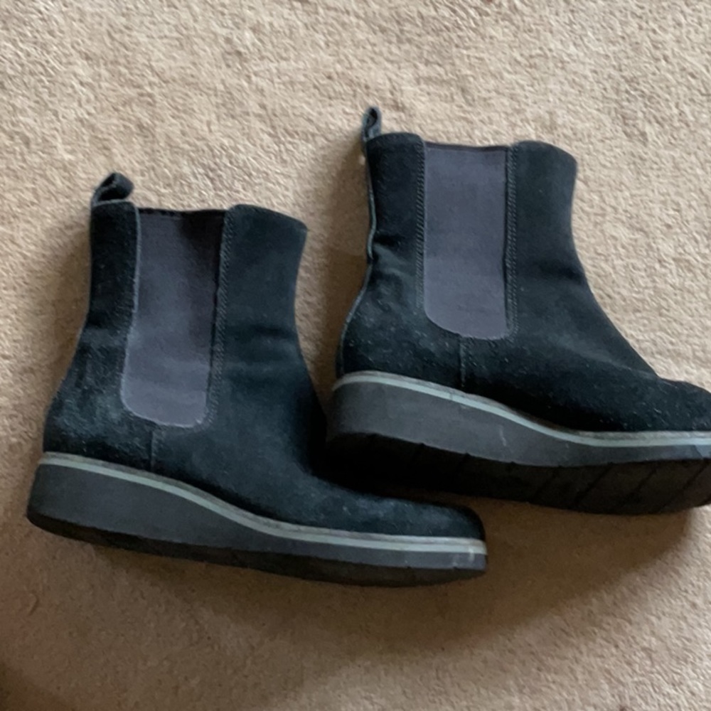 Nike Air Chelsea Boot suede black small wedge Cole Haan .Sz 7.5
